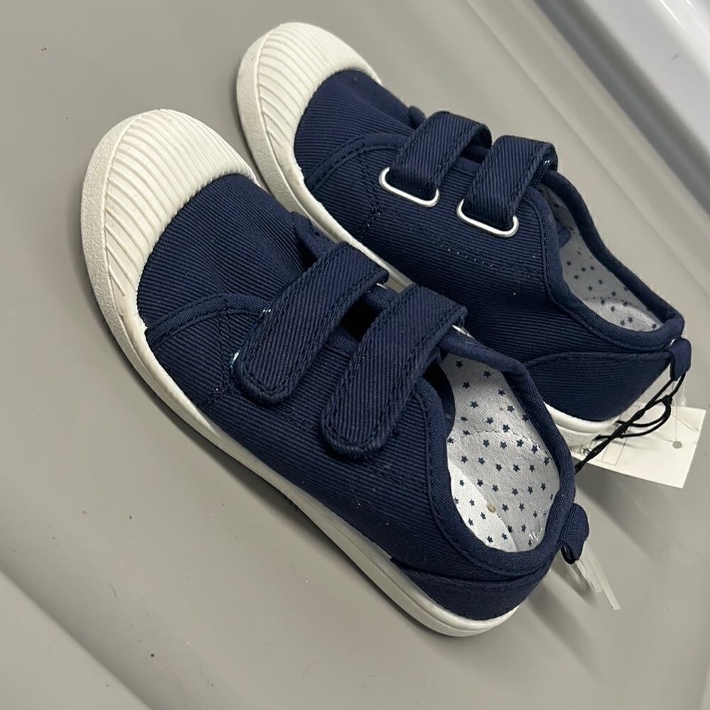 Boys shoes